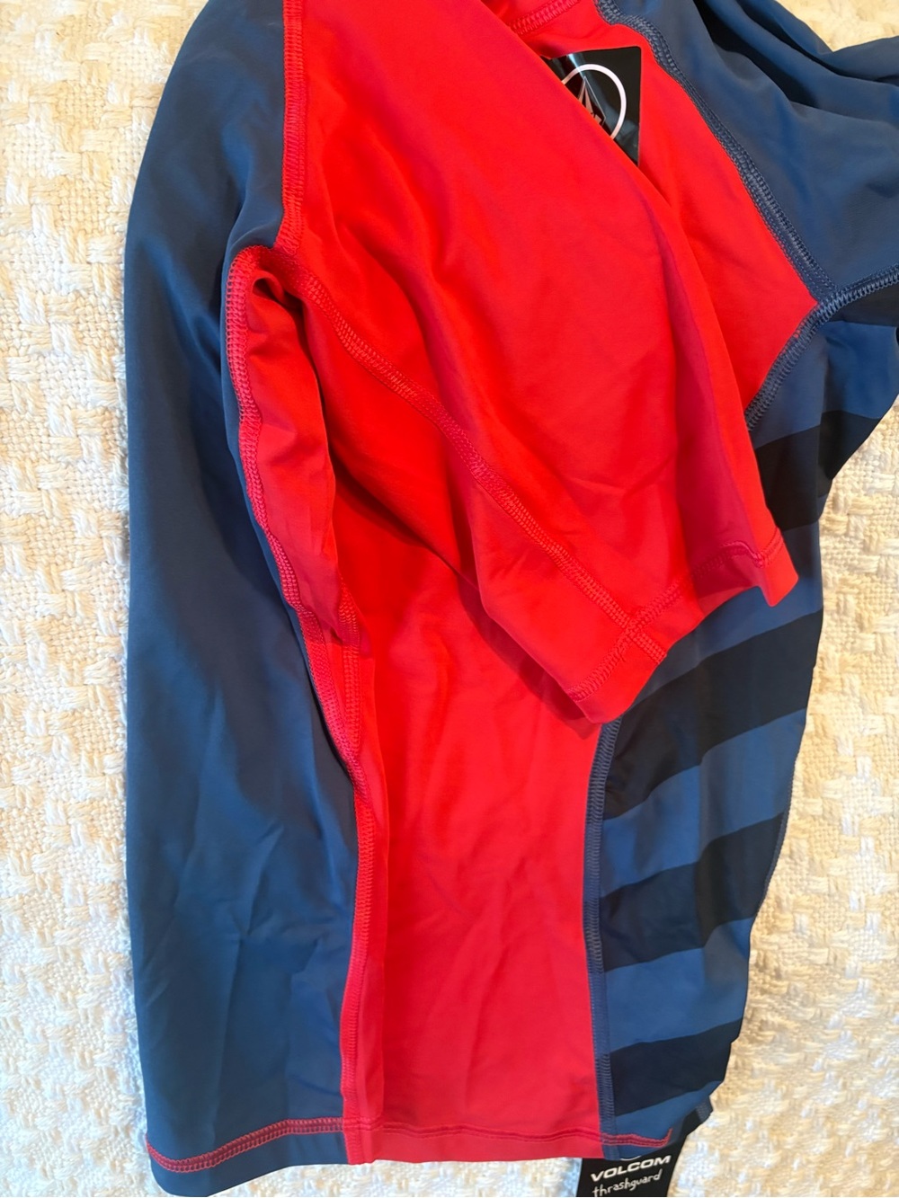 Volcom Red and Blue Short-Sleeve Rash Guard - Picture 14 of 15